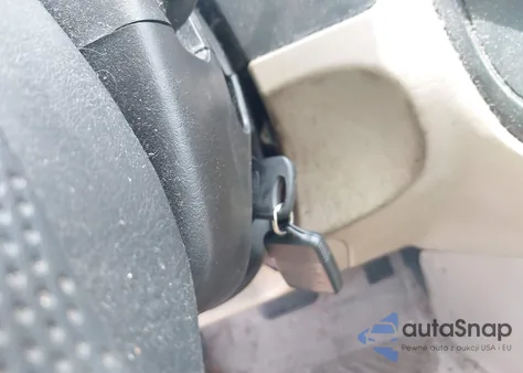 2004 Ford Escape Xls from USA, damaged, VIN 1FMYU02104KB20822